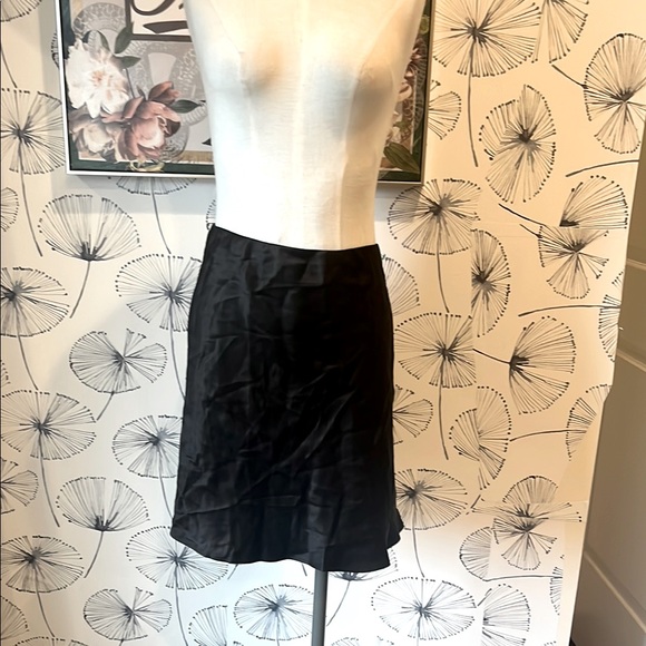 Whimsy+Row NWT Chelsea MElegant Black Skirt - Picture 3 of 4